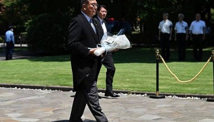 取消访问！中方罕见发大火，我外长当众点名警告日本，石破茂重新开始公开“反省”战争