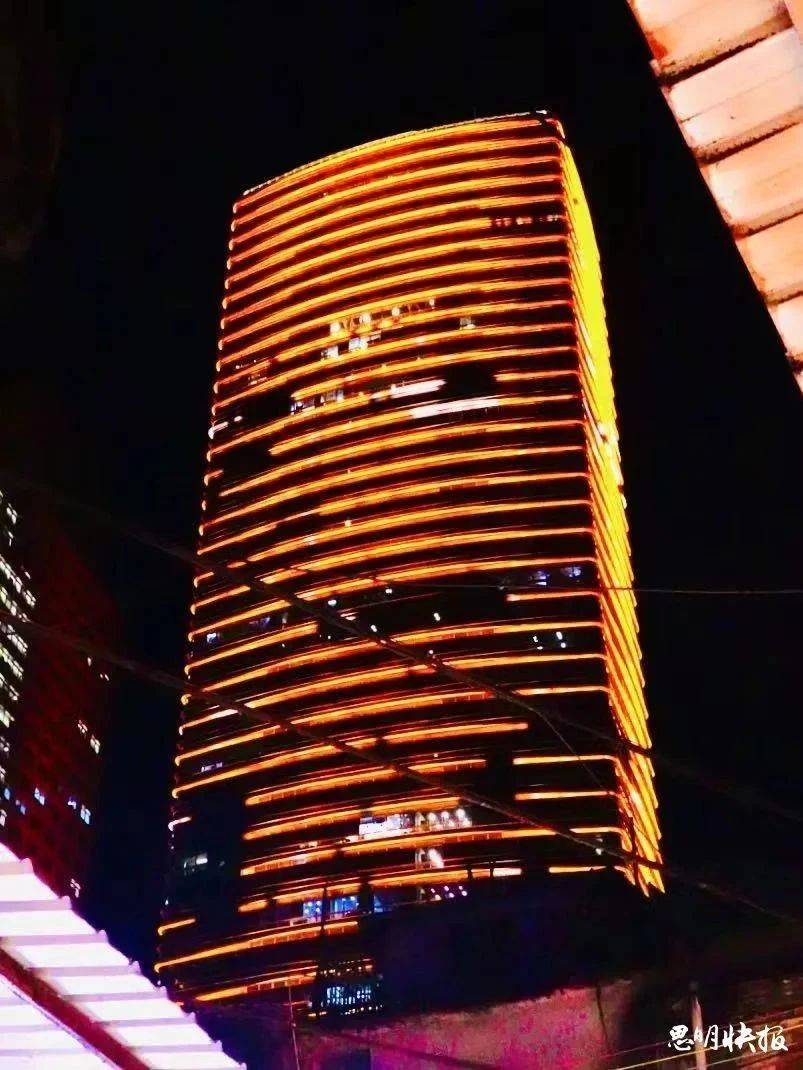 夜晚的厦门换上 “赛博皮肤”！打卡地点→
