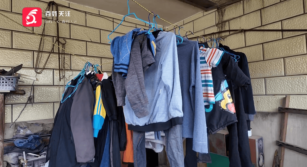 心酸！12岁男孩“独居”贵阳一安置房内，父亲回应：迫于无奈，因为……