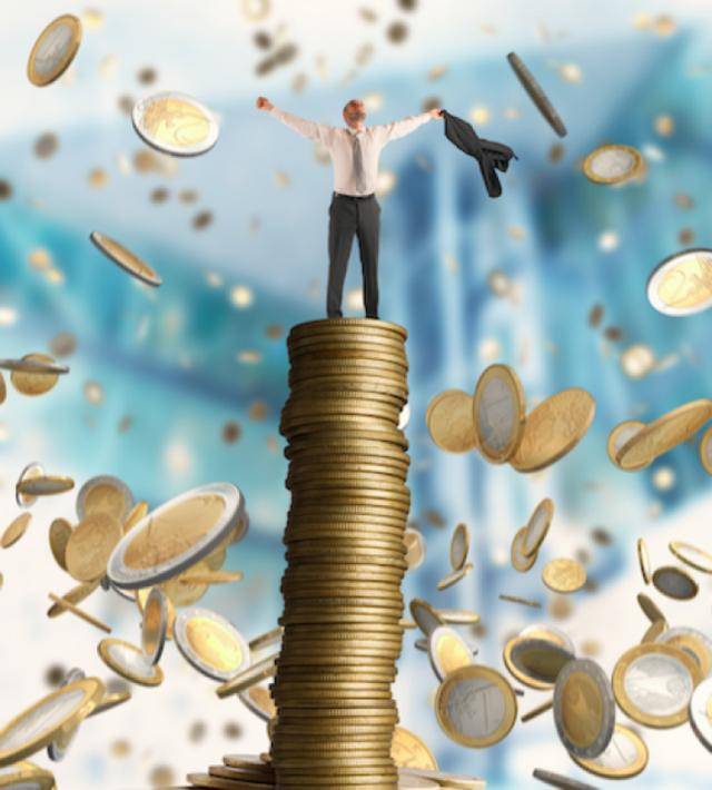 消费热潮席卷A股！零售板块集体狂欢，这些股票开启“涨停模式”